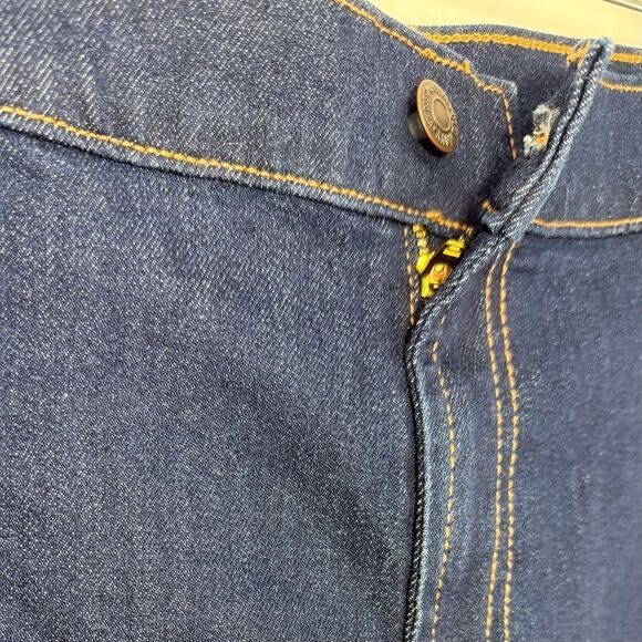 Old Navy Dark Wash Mid Rise WOW Roll Cuff
Cotton Denim Stretch Shorts New - Picture 12 of 16